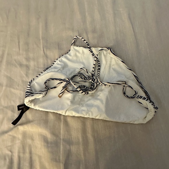 VIX Sarah Printed High Neck Halter Bikini Top - Picture 4 of 6